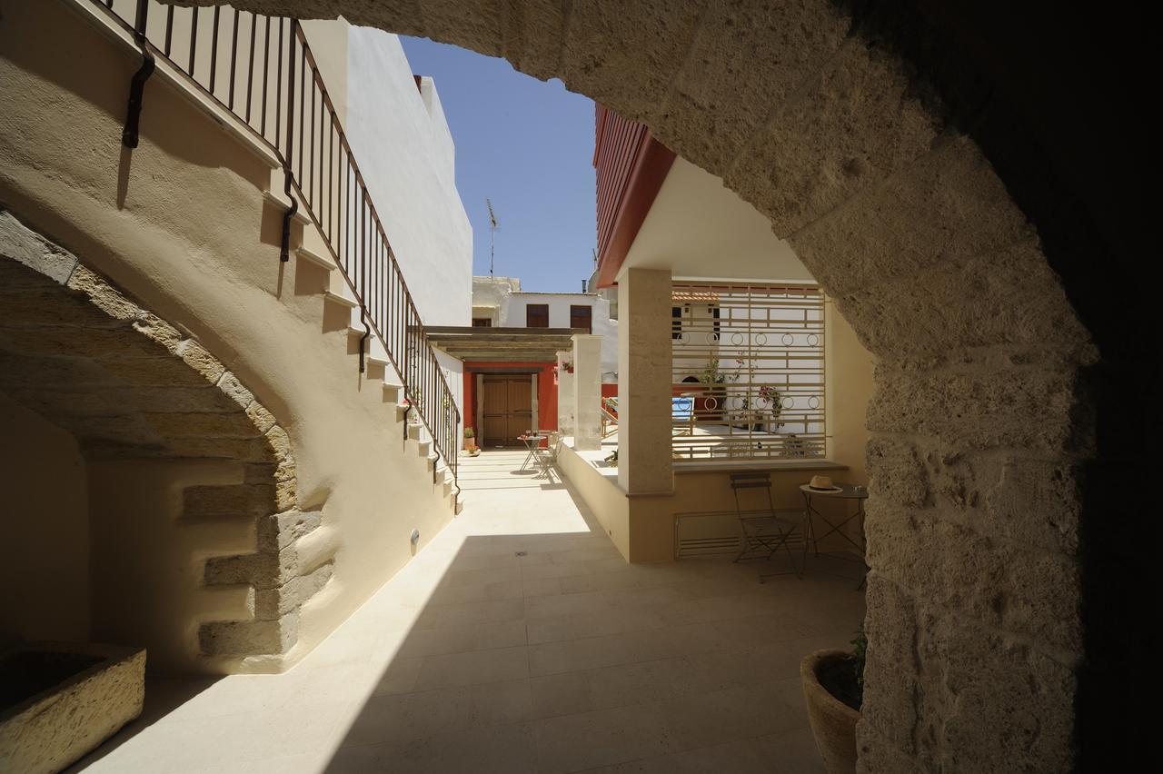 Veranda Rossa Suites 罗希姆诺 外观 照片