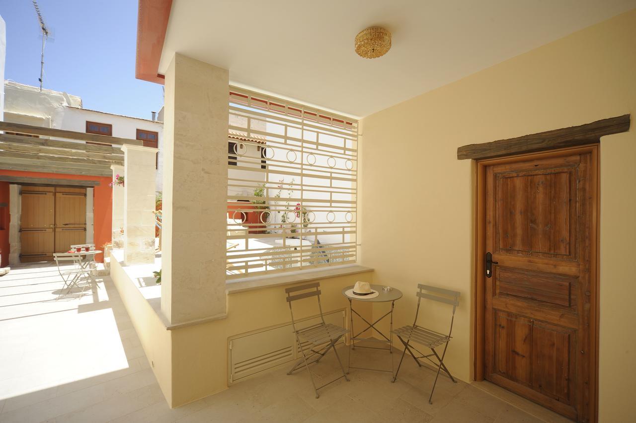 Veranda Rossa Suites 罗希姆诺 外观 照片